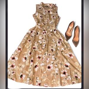 Tommy Hilfiger Tan Floral Maxi Dress 👗
Nice and clean look